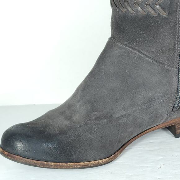 UGG Women's Caylin US 7 Gray Burnished Suede Braided Zip Riding Boots - Picture 14 of 16